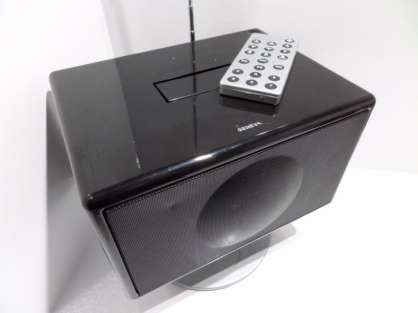 Model Geneva System Sound S Wireless GENEVA | L Bluetooth Radio